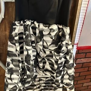 Strapless mini black and white dress